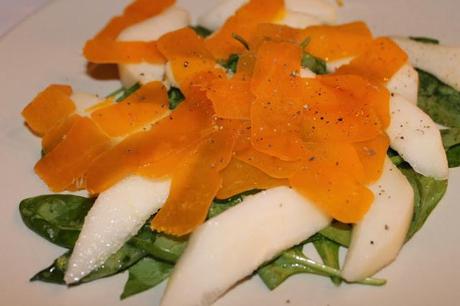 Insalata di spinaci, pere e bottarga