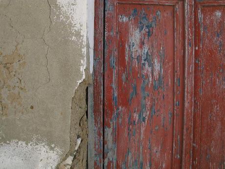 details makes a place special - Serifos's colored doors