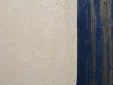 details makes a place special - Serifos's colored doors