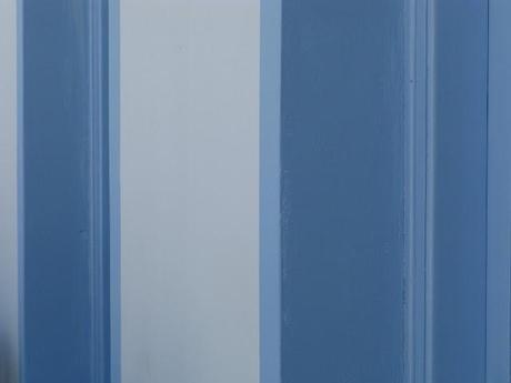 details makes a place special - Serifos's colored doors