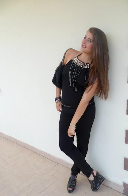 Total black outfit
