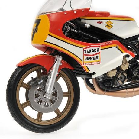 Suzuki RG 500 B.Sheene 1976 by Minichamps