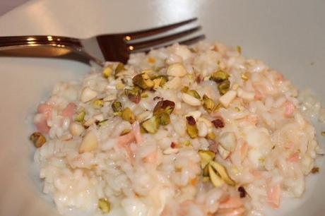 Risotto salmone e bufala con granella di pistacchi