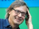 Denunciato Vittorio Sgarbi per atti osceni in luogo pubblico