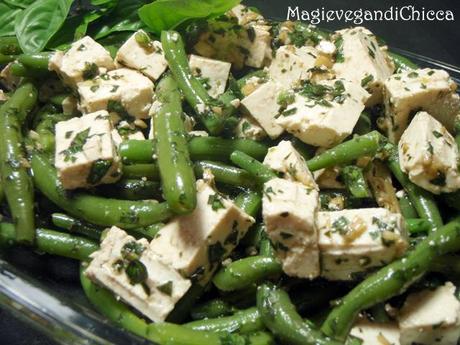 Insalata di fagiolini aromatica con tofu