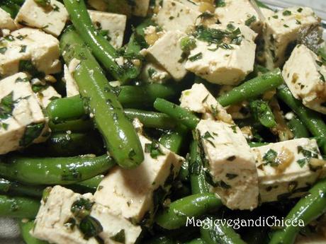 Insalata di fagiolini aromatica con tofu