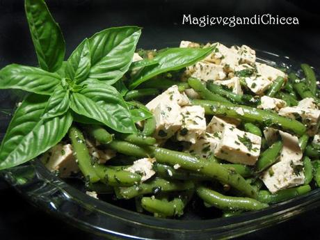 Insalata di fagiolini aromatica con tofu