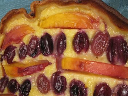 Crostata pesche e uva