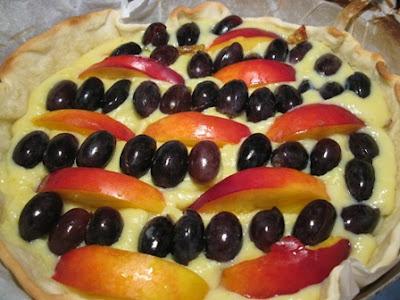 Crostata pesche e uva