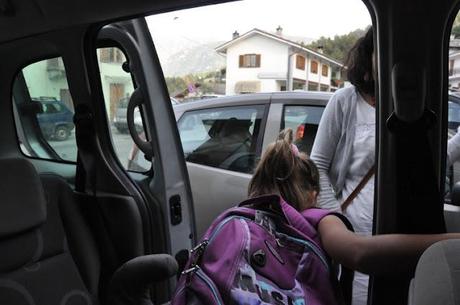 LA PRIMA DI BLANCA - fotocronaca preparazione e partenza della bambina dal nome spagnolo verso il primo giorno di scuola