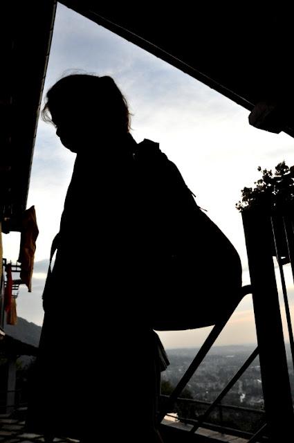 LA PRIMA DI BLANCA - fotocronaca preparazione e partenza della bambina dal nome spagnolo verso il primo giorno di scuola