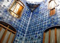 Casa Batllo di Gaudí by Laura Padgett