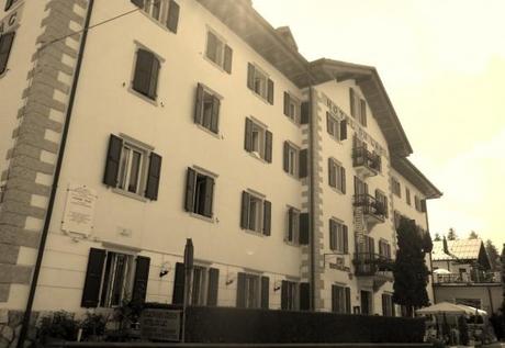 una immagine di Facciata Hotel du Lac 620x428 su Sigmund Freud a Lavarone: il Cuore che Volge al Sud