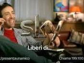 veramente quelli pensano fare abbonati tipo della pubblicità: Presenta amico Sky?