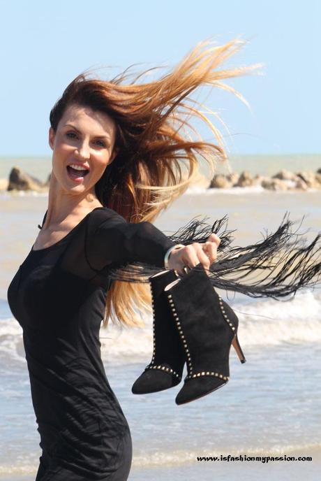 Rock studded photo shoot on the beach