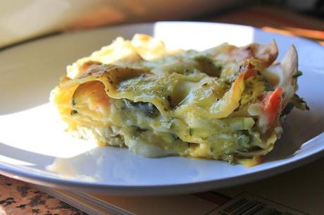 Lasagne con zucchine, carote e ricotta al basilico.