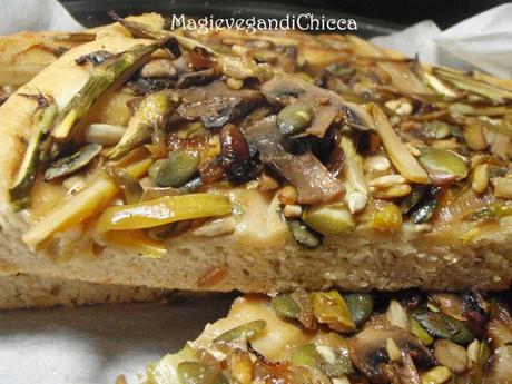 Focaccia con semi e verdure