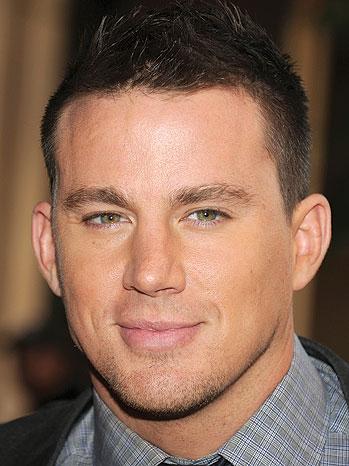 TAGLI DI CAPELLI DI CHANNING TATUM L'ATTORE SPOGLIARELLISTA IN MAGIC MIKE