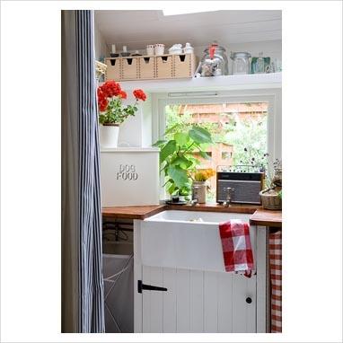 Decochic time: kitchen metal boxes...