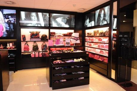 NEWS | Victoria's Secret apre la prima boutique italiana