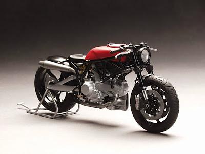 Retrospective: Ducati 900 SS by JVB