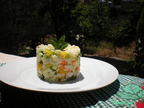 Insalata di riso con verdure crude e citronette alla menta