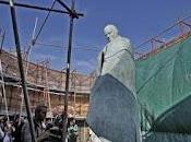 Piazza Cinquecento: barbone un’impalcatura!