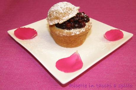 MUFFIN RIPIENI AL PROFUMO DI ROSE