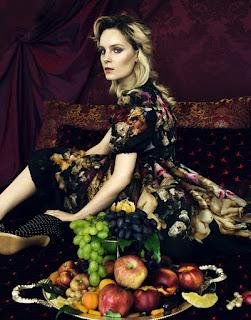 Charlotte Tomaszewska in Dolce & Gabbana su Elle Ukraine