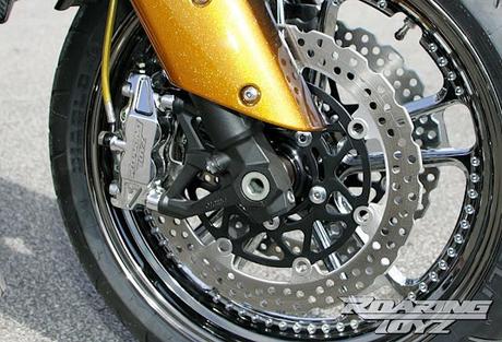 Kawasaki Z 1000 by Roaring Toyz