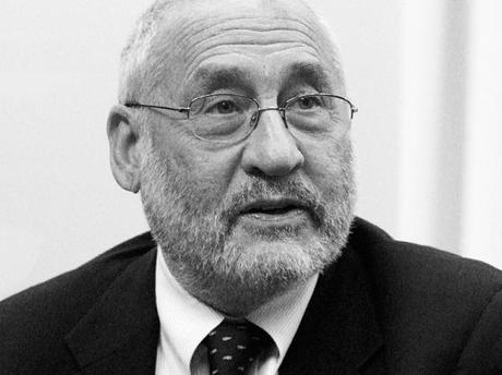 Stiglitz a tutto campo: “Se non si può riformare, meglio la fine dell’euro”