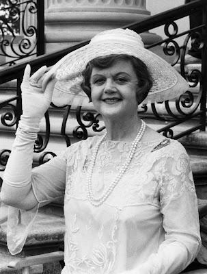 Angela Lansbury icona di stile: la signora in giallo sul piedistallo