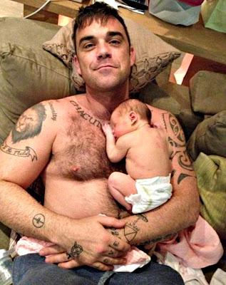 Robbie Williams posa con la figlia