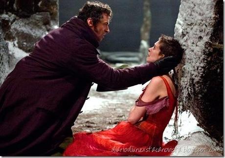 les-miserables-hugh-jackman-anne-hathaway-new