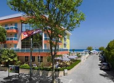 hotel motogp last minute riccione Hotel MotoGP Riccione LAST MINUTE super offerta con parcheggio custodito