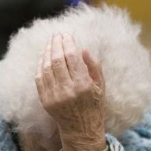 Finto operaio tenta di violentare una donna di 82 anni