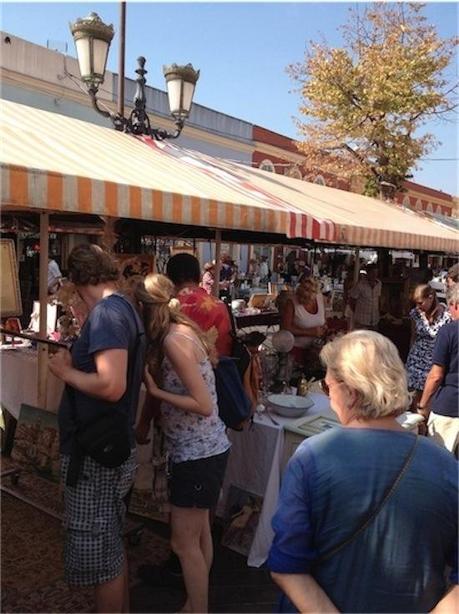 Al mercatino del brocante di Nizza.