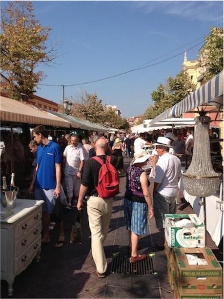 Al mercatino del brocante di Nizza.