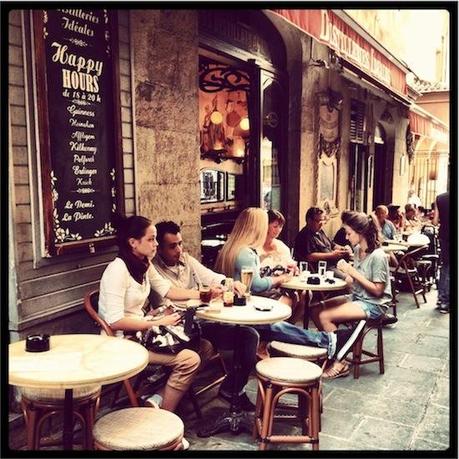 Al mercatino del brocante di Nizza.