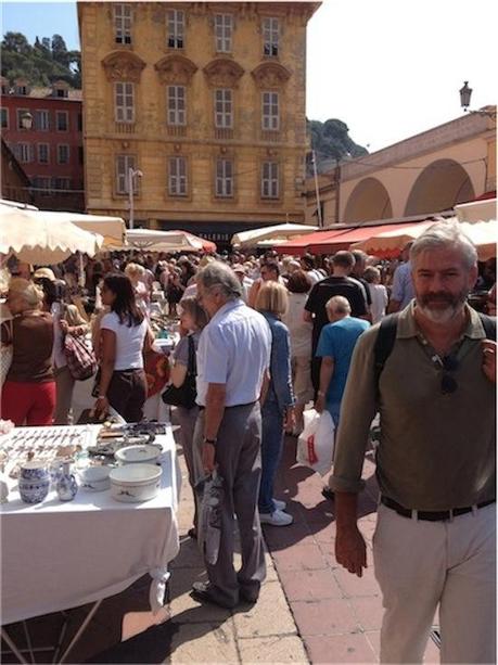 Al mercatino del brocante di Nizza.