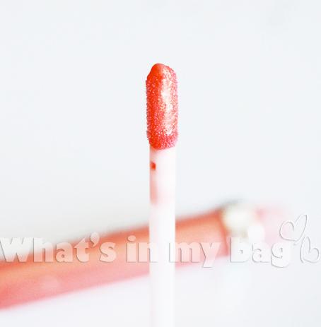 A close up on make up n°109: Pupa Milano, Glossy lips n°400