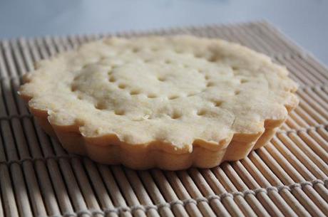 Crostatine morbide di yogurt e farina di riso ripiene di marmellata di ribes rossi