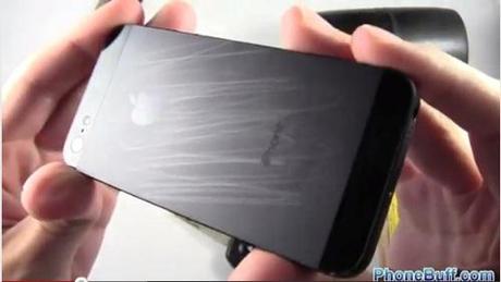 iPhone 5: E’ più delicato e poco resistente ai graffi rispetto ai precedenti modelli