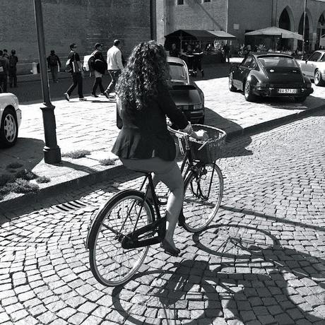 Tra un biscotto parigino e una Bugatti gialla : il mio week-end!