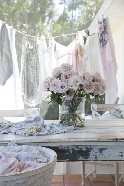 Fiori rosa... fiori sul tavolo...