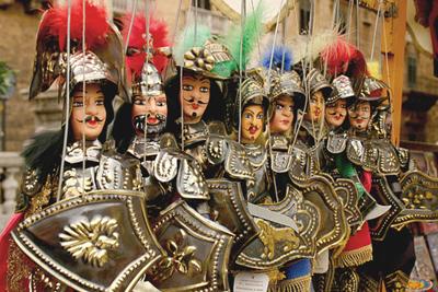 Dolce & Gabbana p/e 2013 Backstage ... The Sicilian Folk