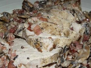 Filetto di maiale con funghi e speck