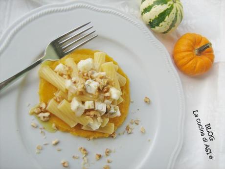 TORTIGLIONI CON GORGONZOLA, NOCI  E CREMA DI ZUCCA ricetta di stagione