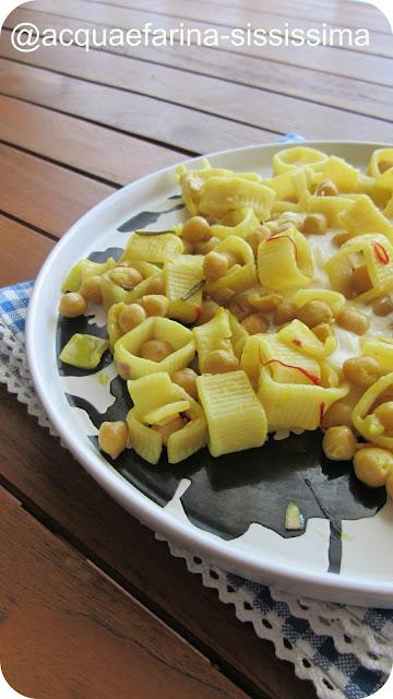 soqquadri con ceci, burrata e zafferano...