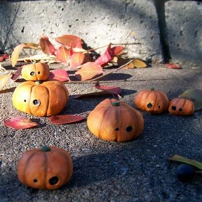 dark-pumpkin sculptures